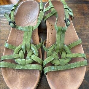 Born Green Leather Women's Sandals
